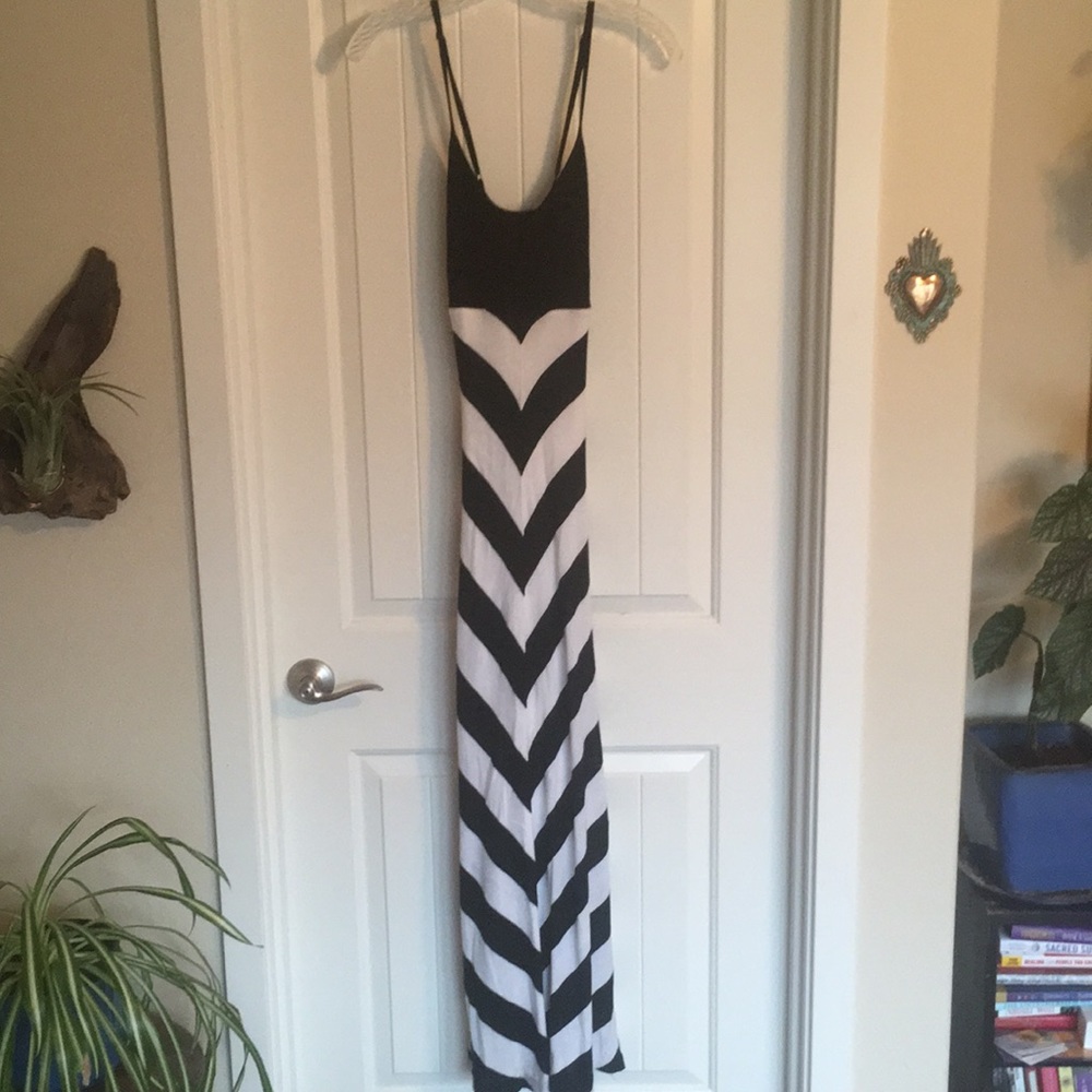 Black and white Bebe maxi sz. S